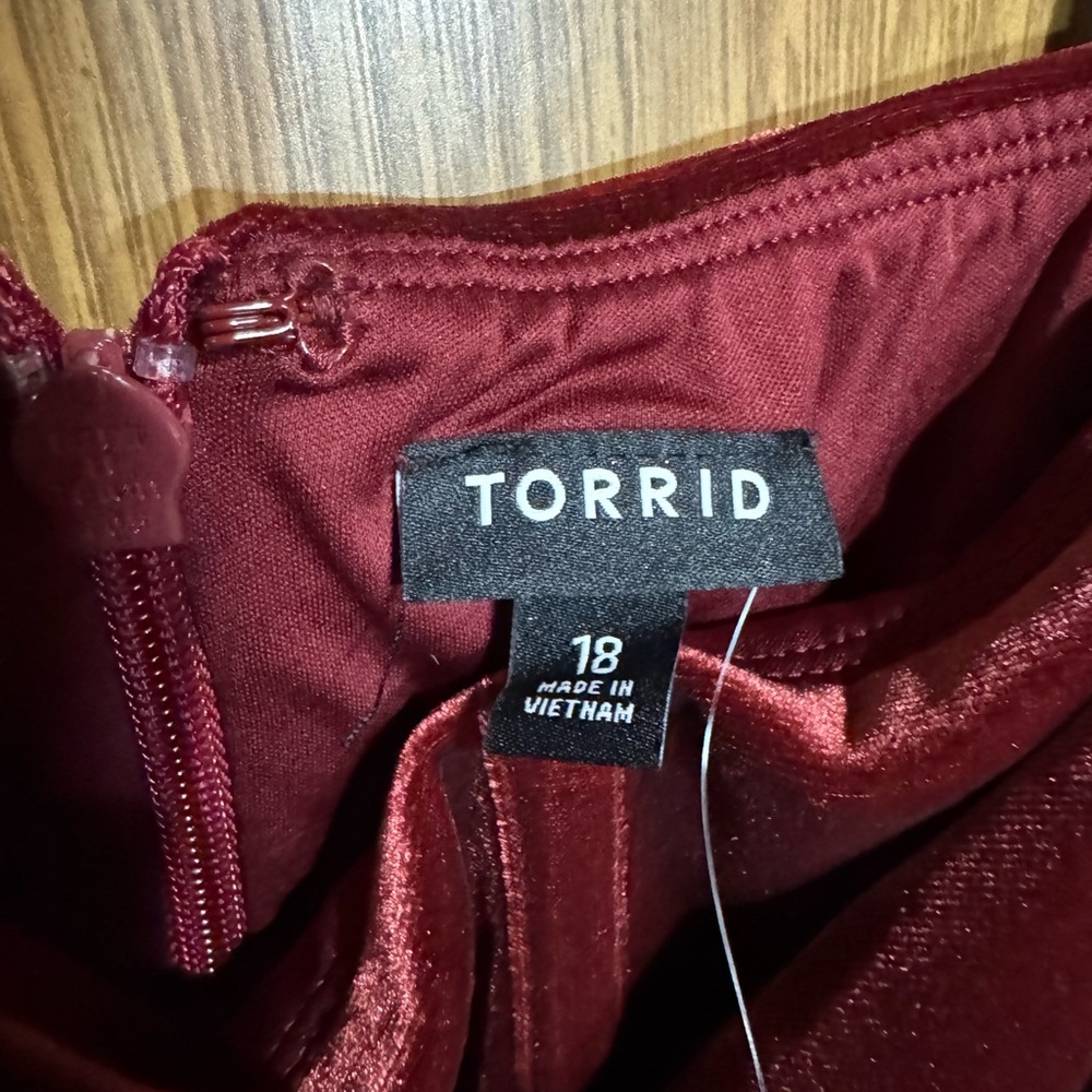 Torrid Burgundy Velvet High Low‎ Corset Dress Size 18 NWT - Picture 4 of 5